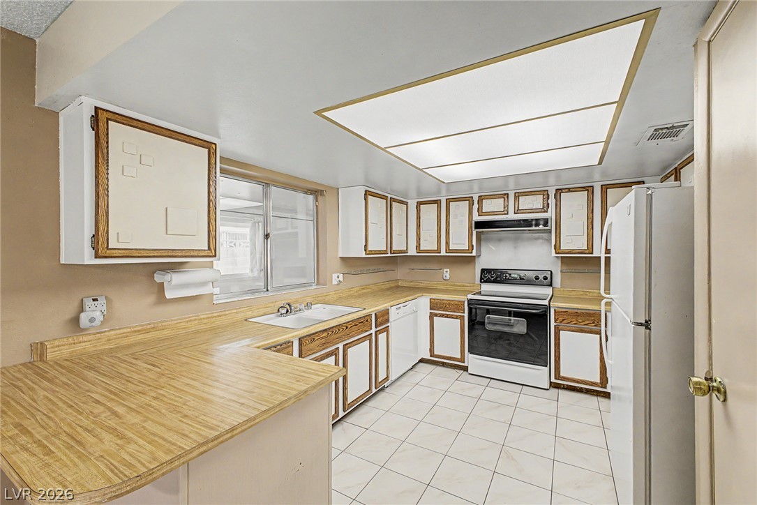 2112 Cameron Street Property Photo 2