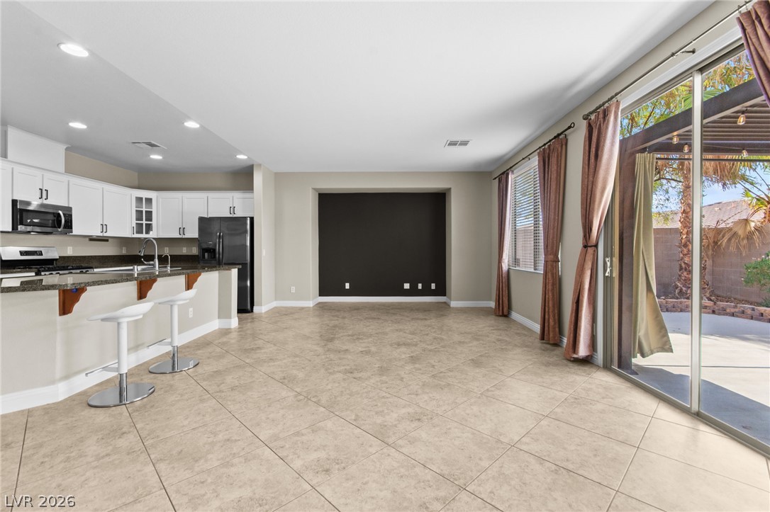 7568 Stray Horse Avenue Property Photo 11