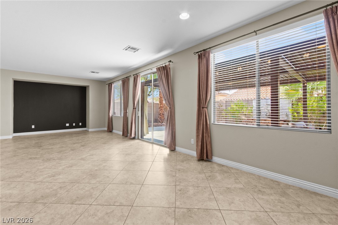 7568 Stray Horse Avenue Property Photo 13