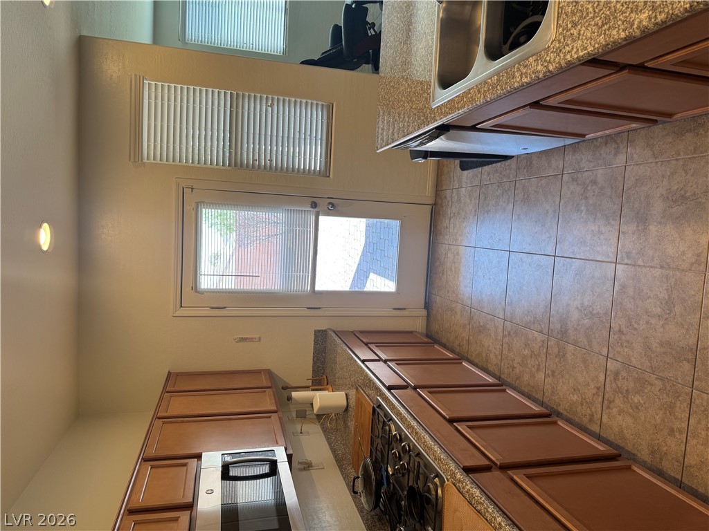 4209 Fairywren Drive Property Photo 8
