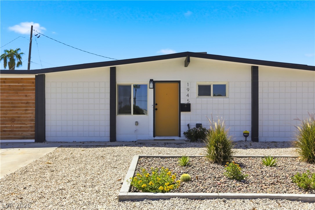1945 Palma Vista Avenue Property Photo 3
