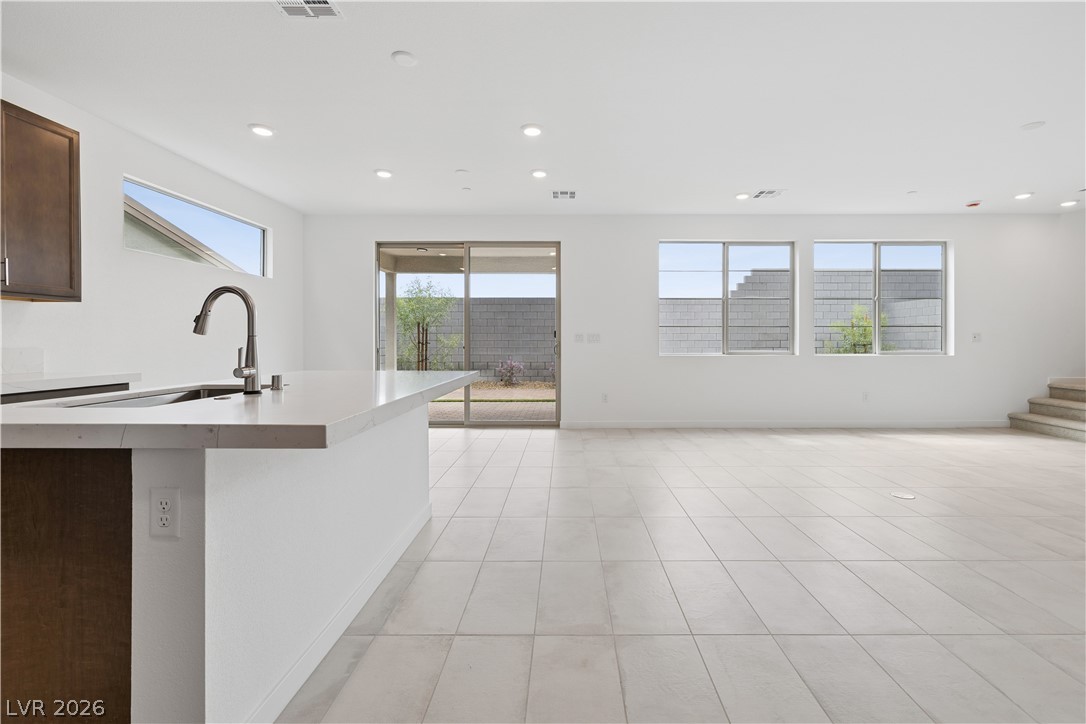 10457 Mountain Aster Avenue Property Photo 3