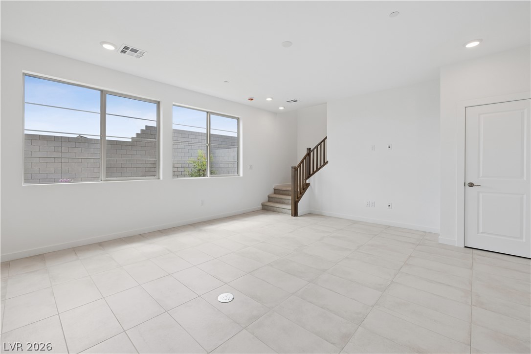 10457 Mountain Aster Avenue Property Photo 7