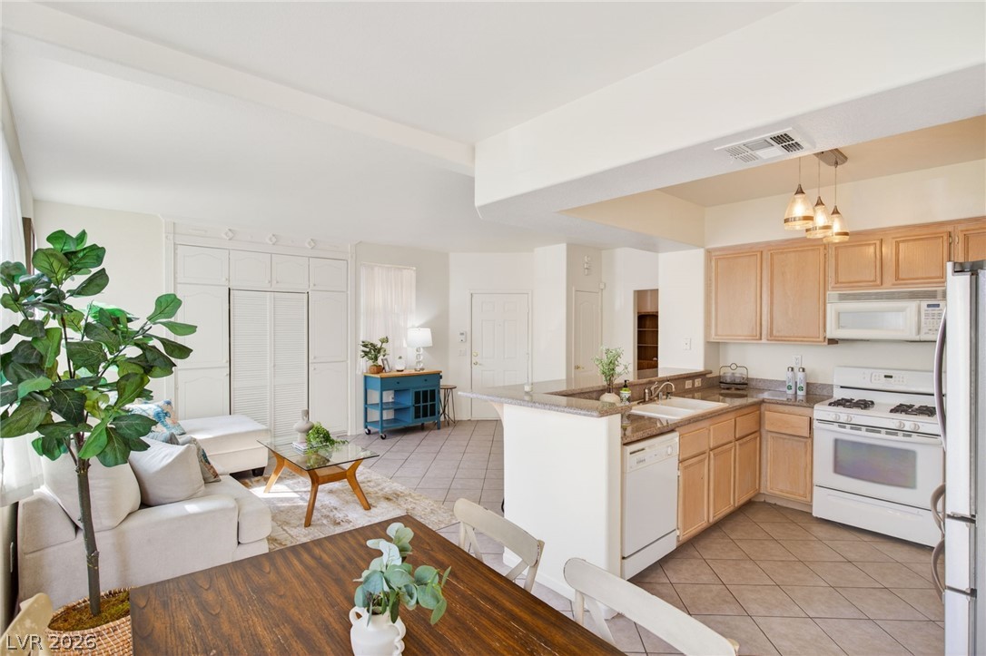 9901 Trailwood Drive 1088 Property Photo 5