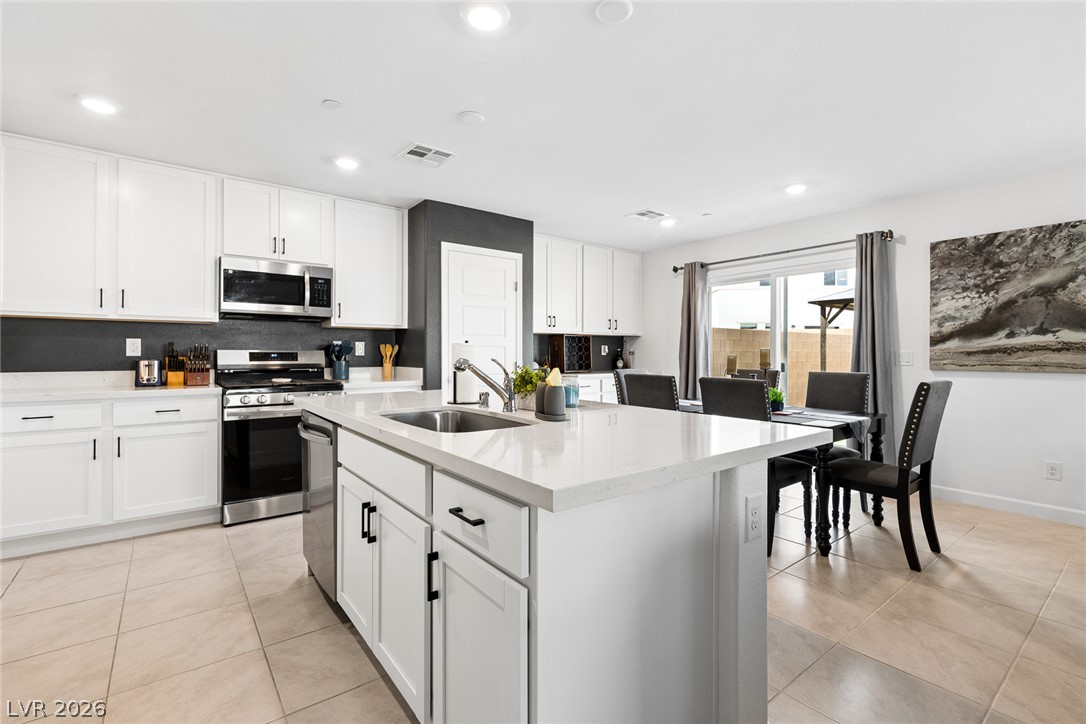 769 Spidersilk Track Street Property Photo 11