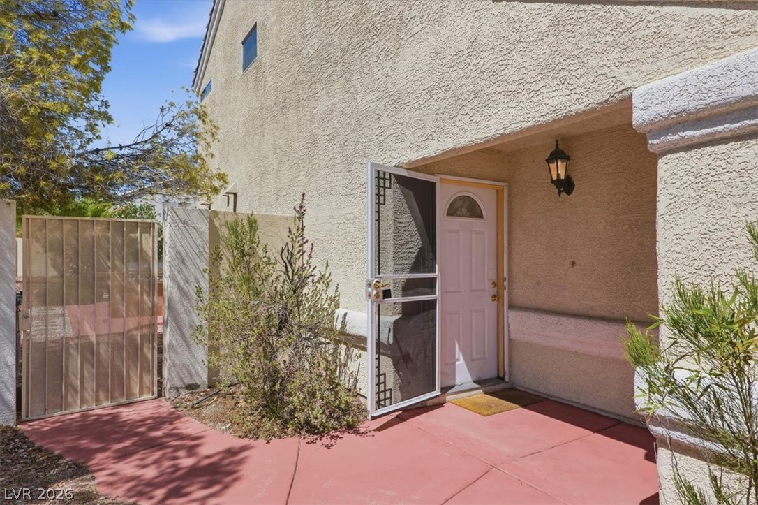 8208 Hydra Lane Property Photo 7