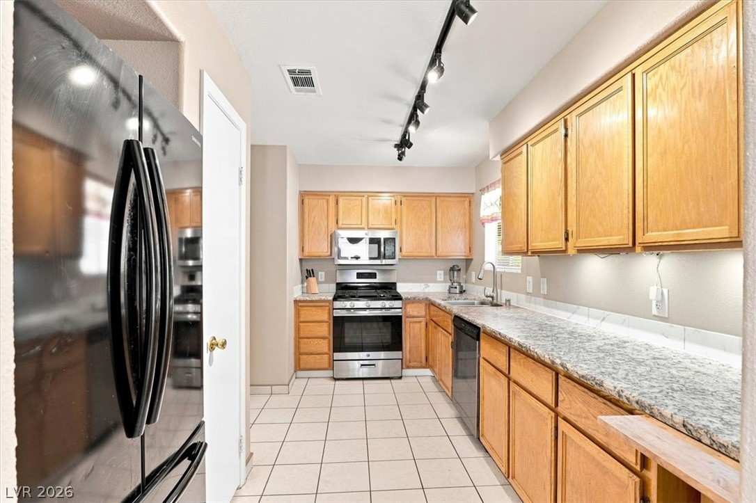 8208 Hydra Lane Property Photo 12