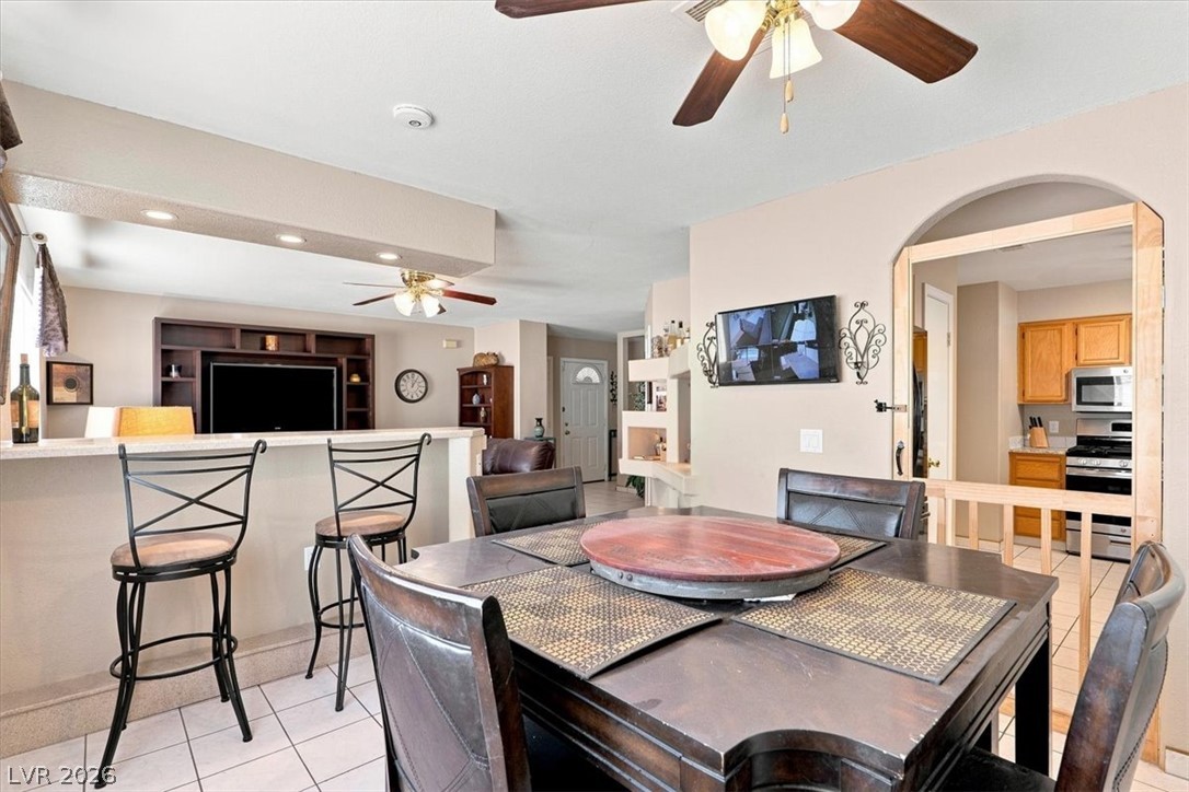 8208 Hydra Lane Property Photo 15