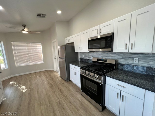 7800 Seychelles Court Property Photo 3
