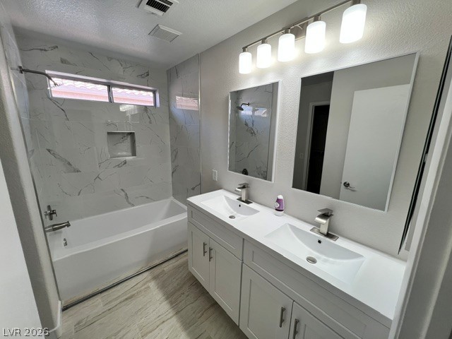 7800 Seychelles Court Property Photo 7
