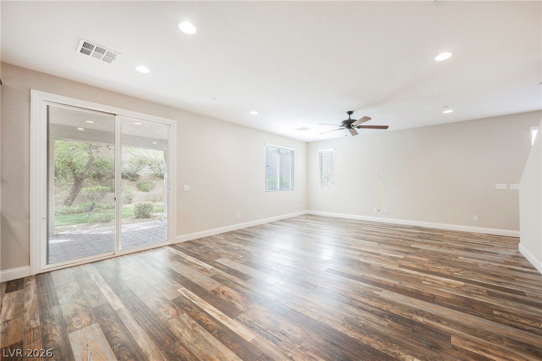 937 Estes Cove Avenue Property Photo 9