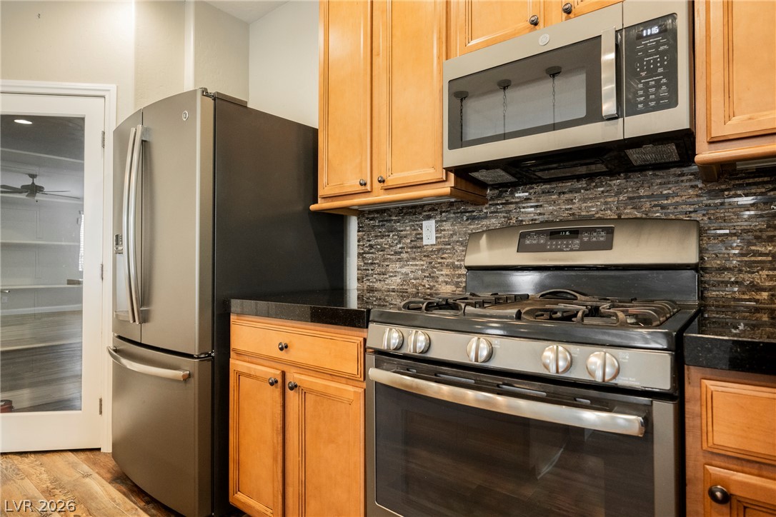 937 Estes Cove Avenue Property Photo 18
