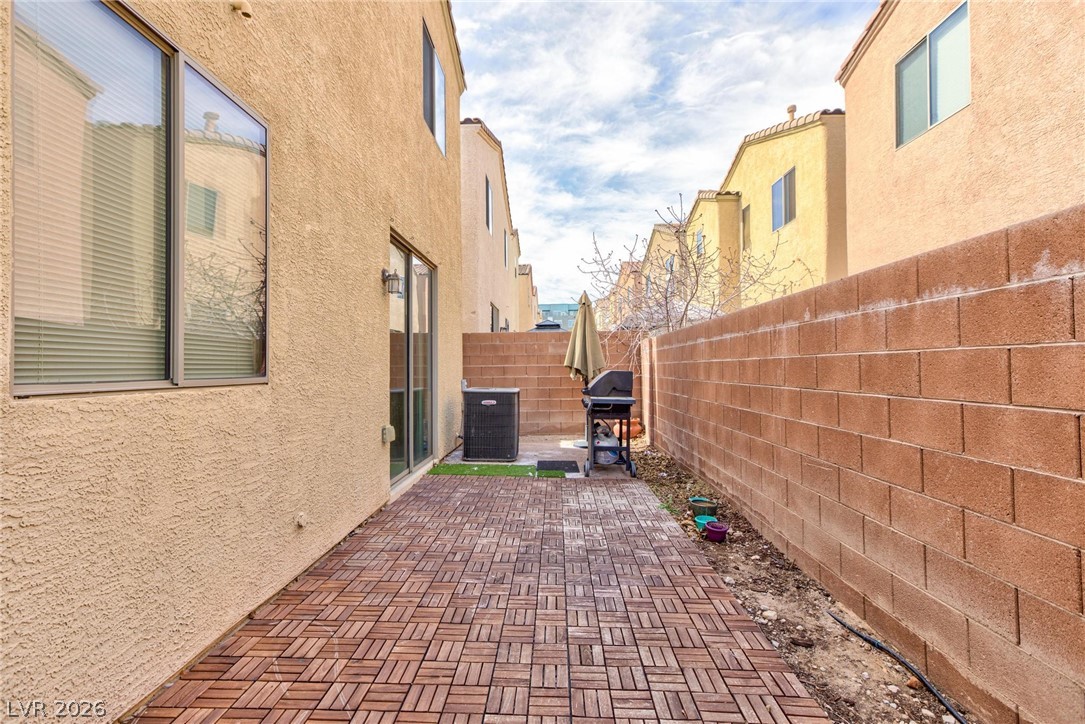 9748 Villa Lorena Avenue Property Photo 12
