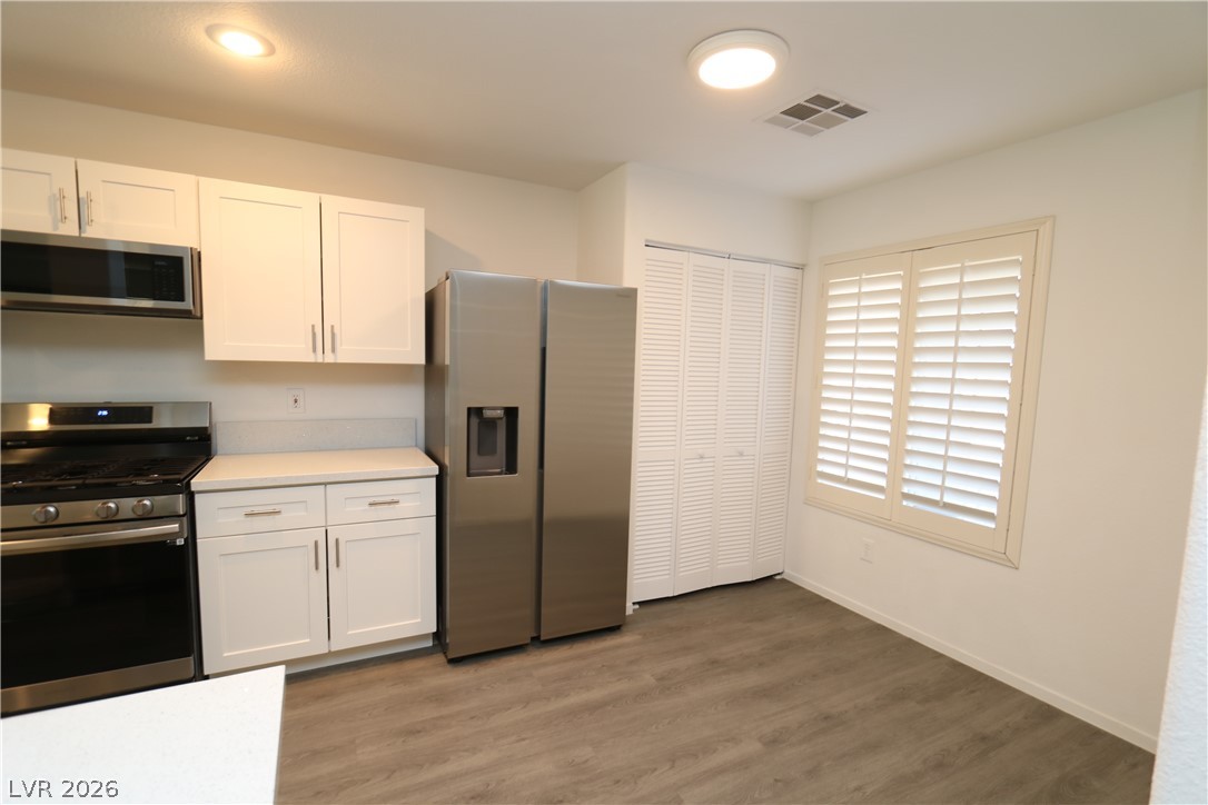 7949 Hollow Pine Street Property Photo 4