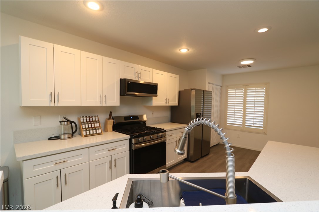 7949 Hollow Pine Street Property Photo 10