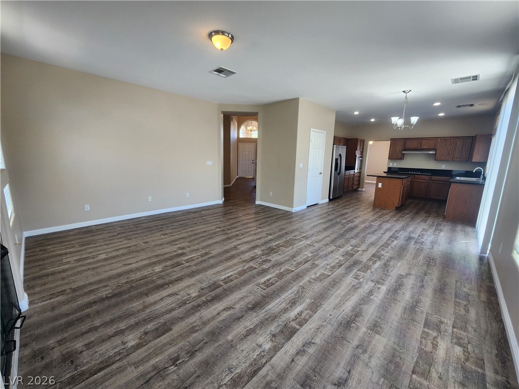 7748 Cascade Bluffs Court Property Photo 17