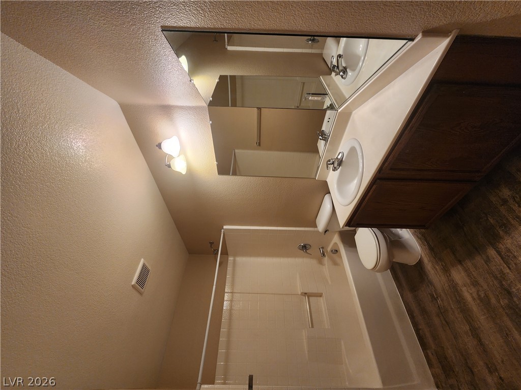 7748 Cascade Bluffs Court Property Photo 22