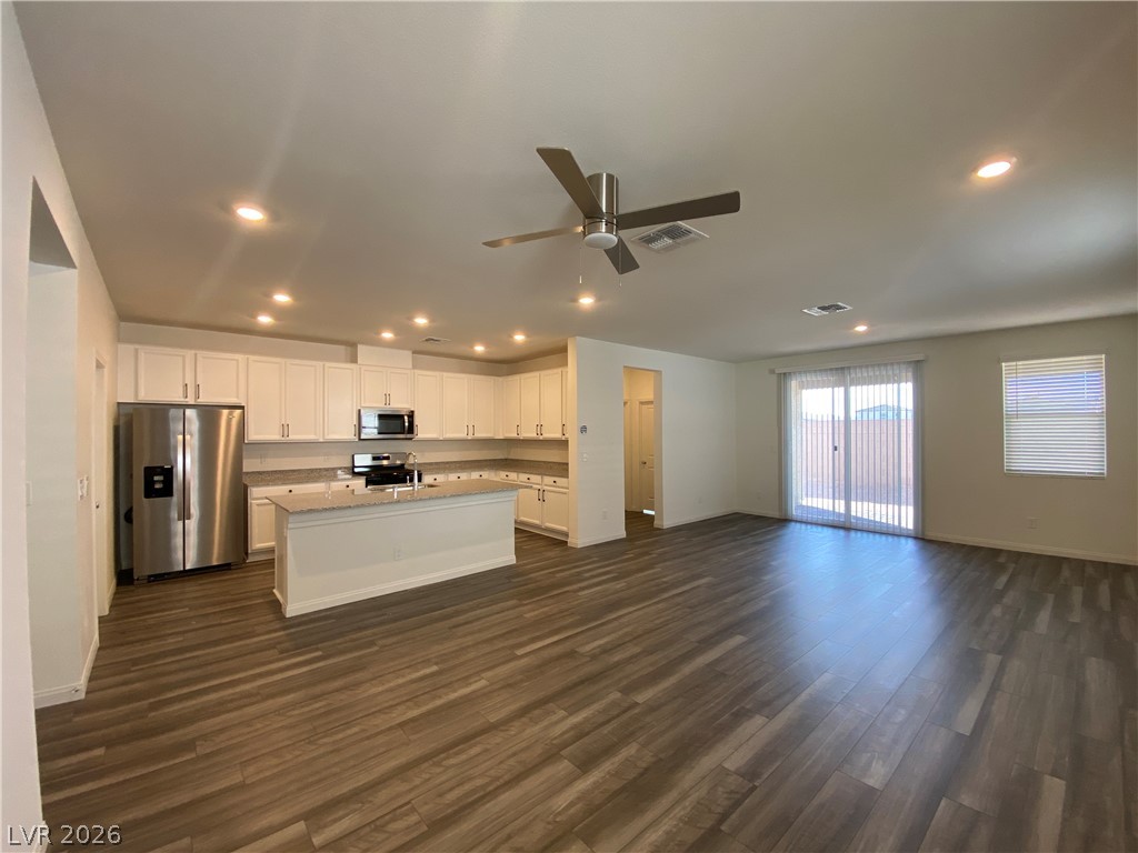 4231 Scarlet Cob Avenue Property Photo 3