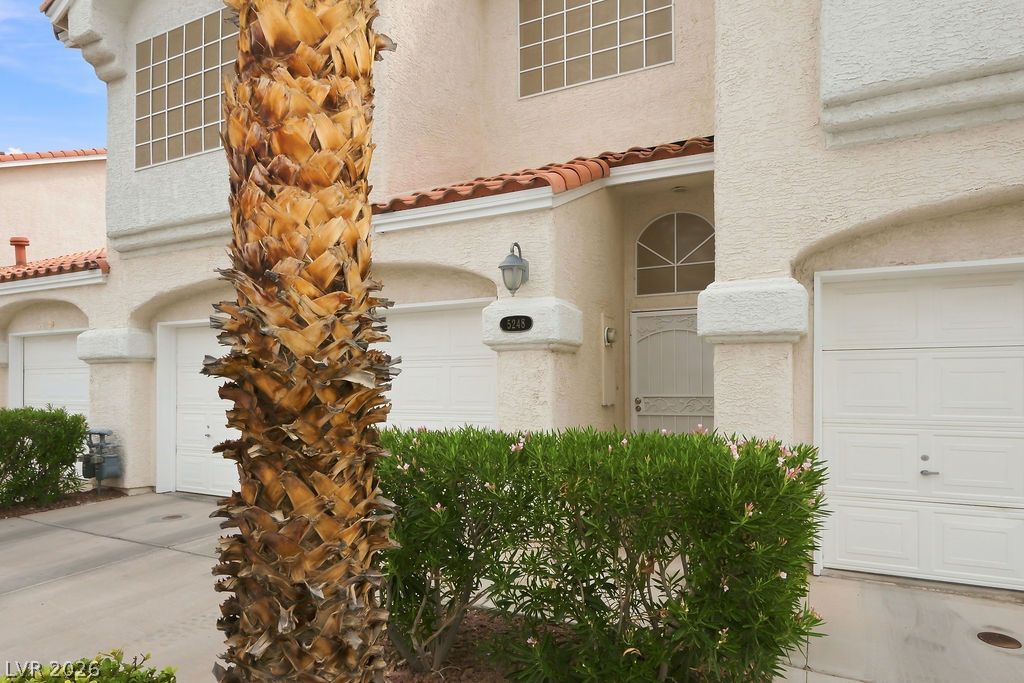 5248 Sunny Beach Lane Property Photo 4