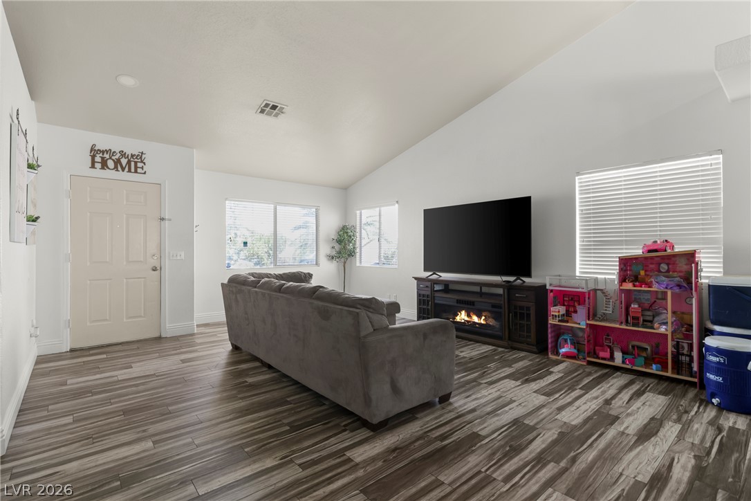 5438 Iberville Street Property Photo 8