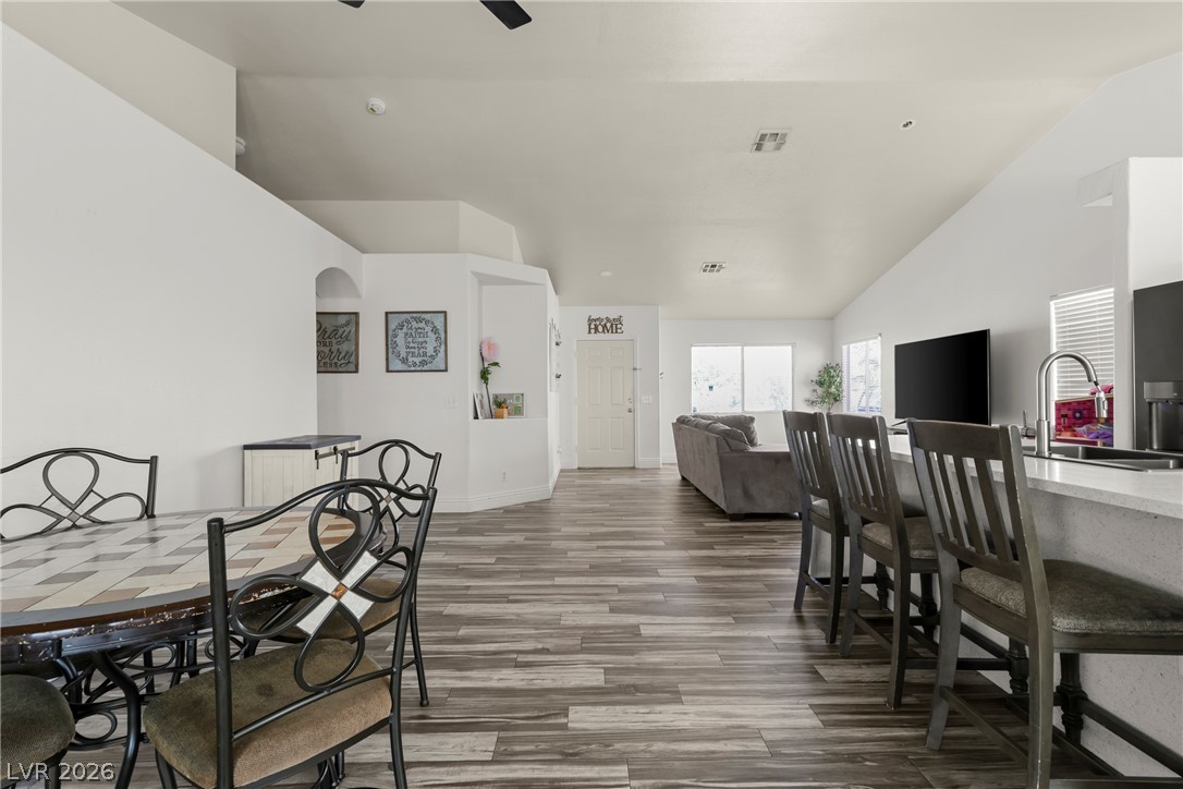 5438 Iberville Street Property Photo 14