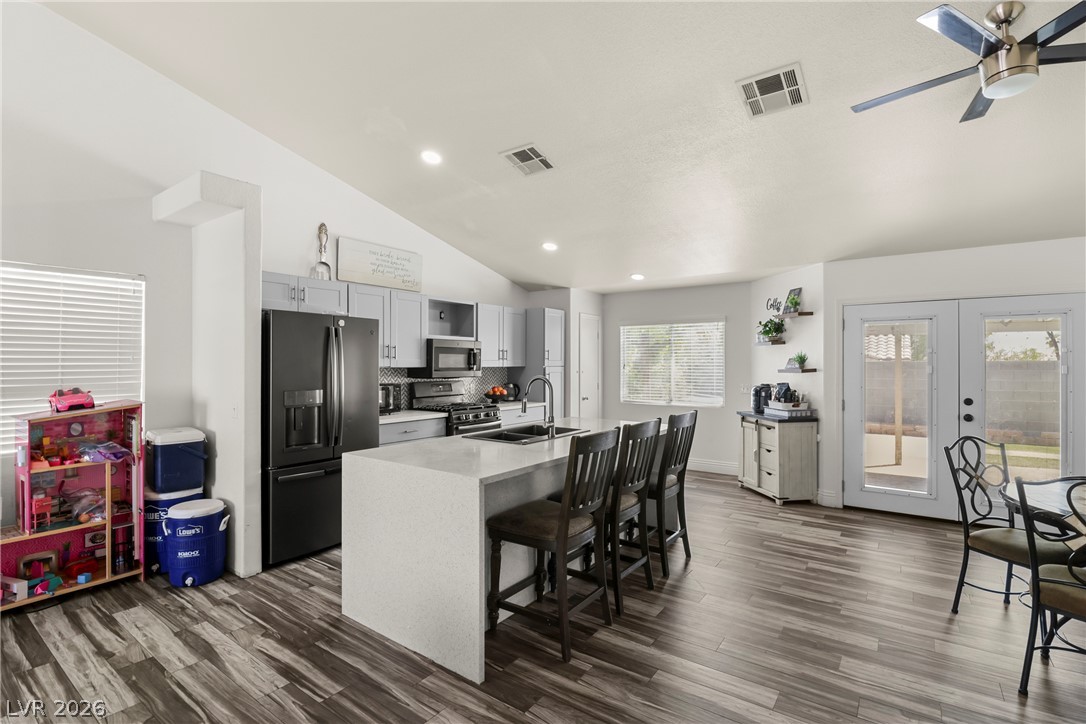 5438 Iberville Street Property Photo 16