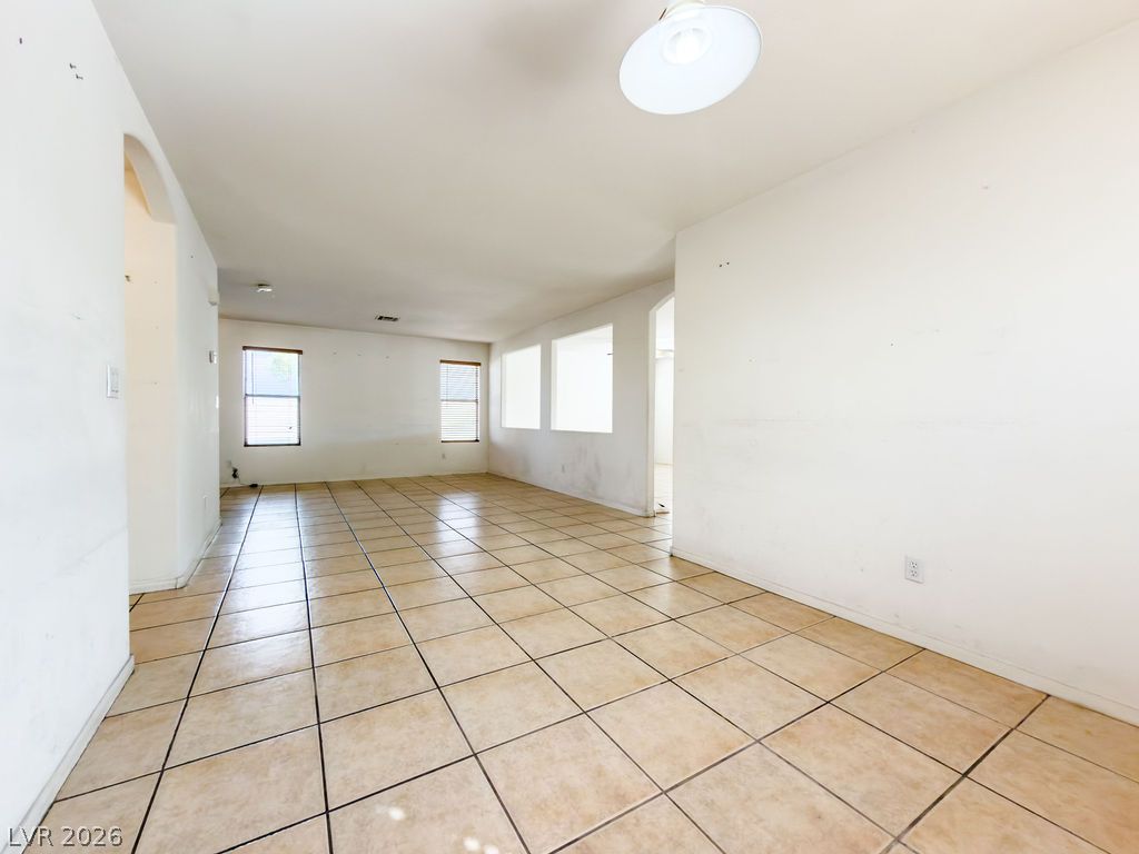 4401 Gracemont Avenue Property Photo 5