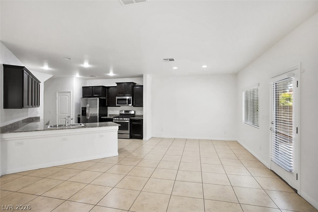 2812470 Property Photo 5