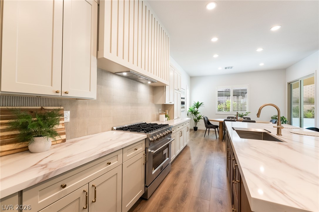 363 Molinetto Street Property Photo 13