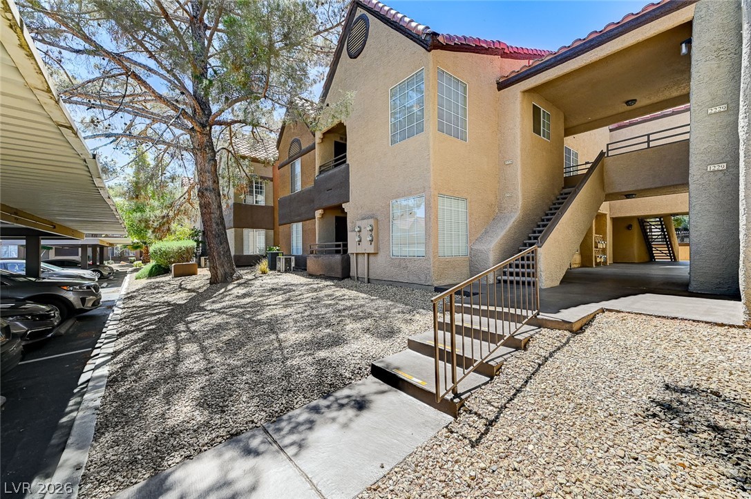 2200 South Fort Apache Road 2228 Property Photo 6