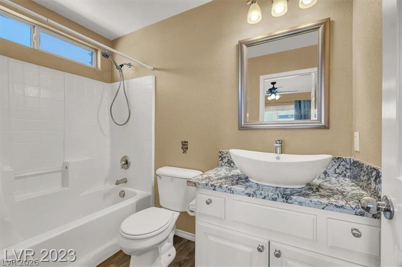 6870 Graceful Cloud Avenue Property Photo 5