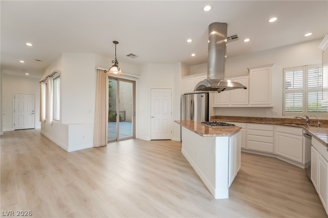 9157 Tudor Park Place Property Photo 14