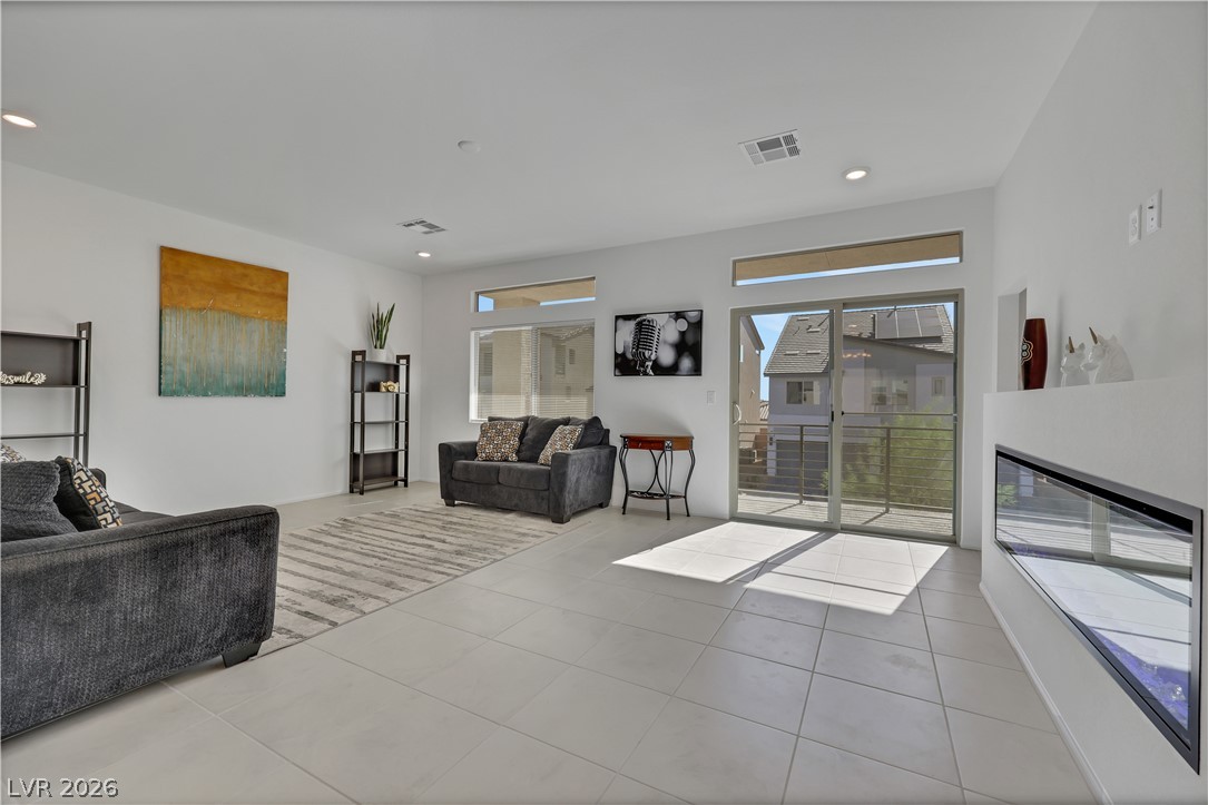 10435 Arbor Ridge Street Property Photo 3