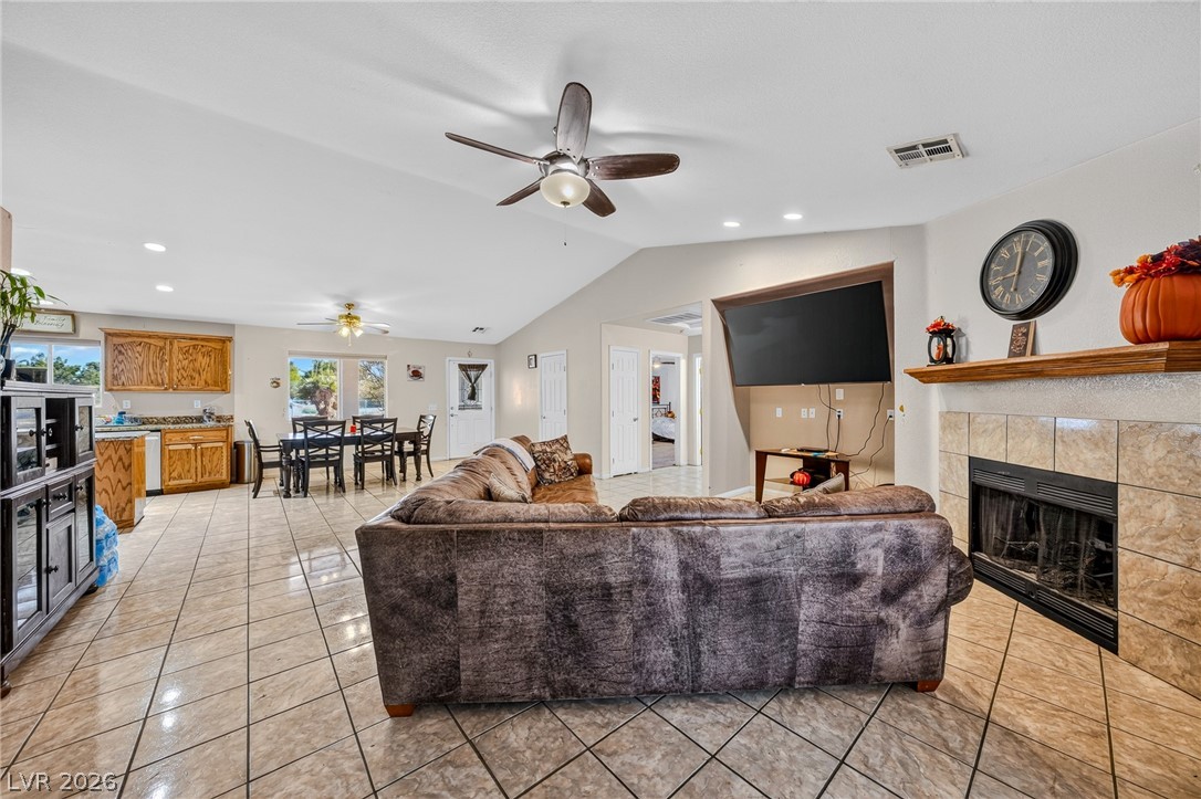 751 Bunarch Road Property Photo 6