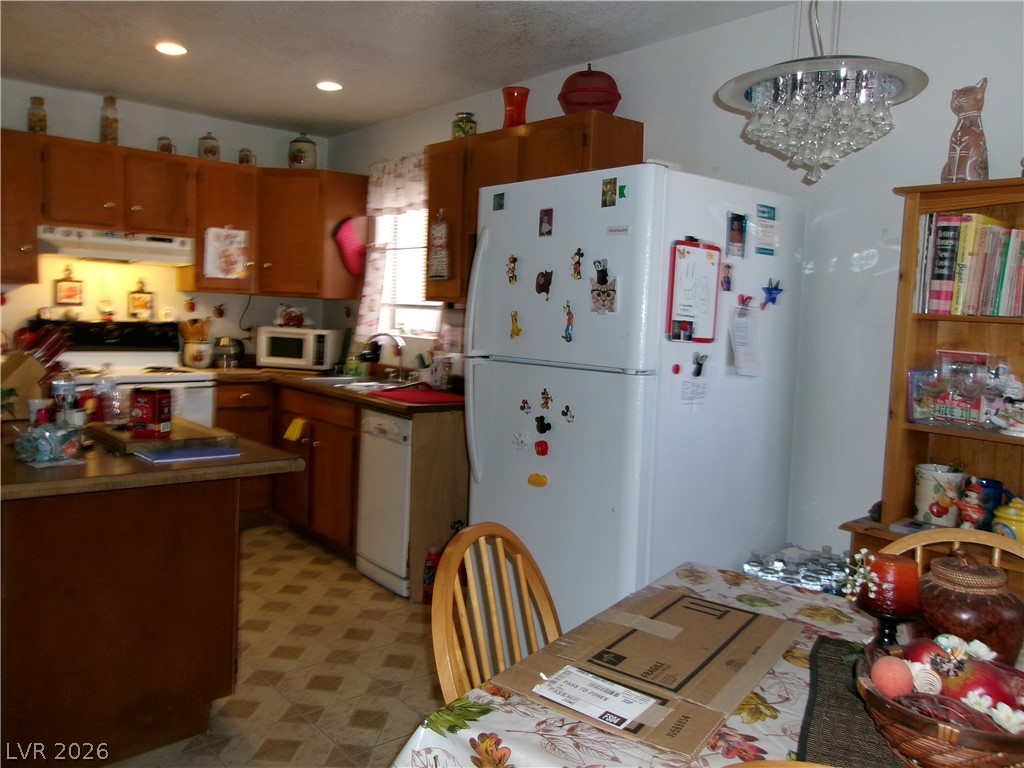 47 East Pacific Avenue Property Photo 6
