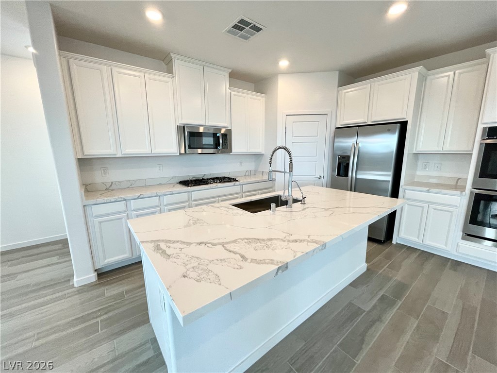 12413 Harbor Isle Avenue Property Photo 2