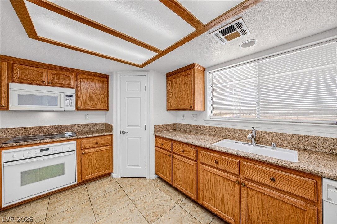 2121 West Labrador Court Property Photo 13
