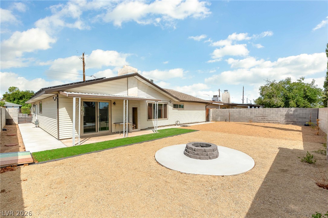 105 South Cimarron Road Property Photo 6