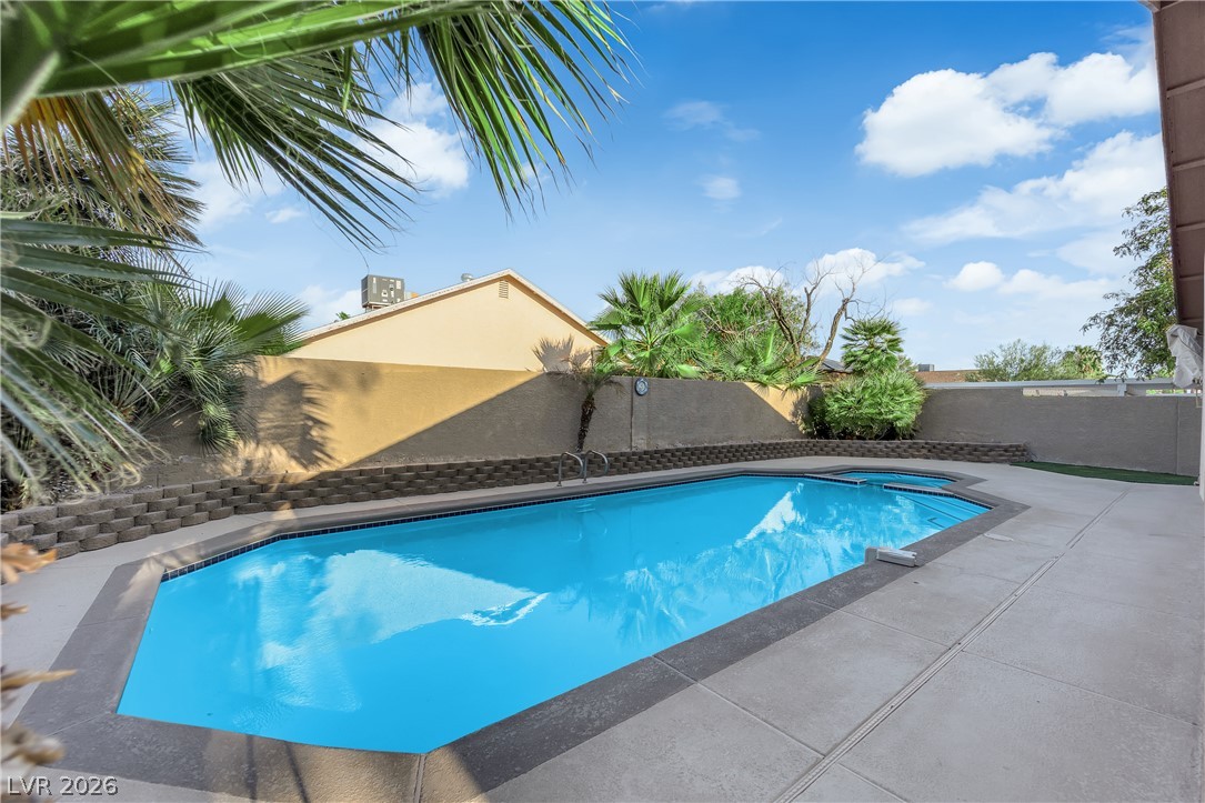 2353 Moorpark Way Property Photo 1