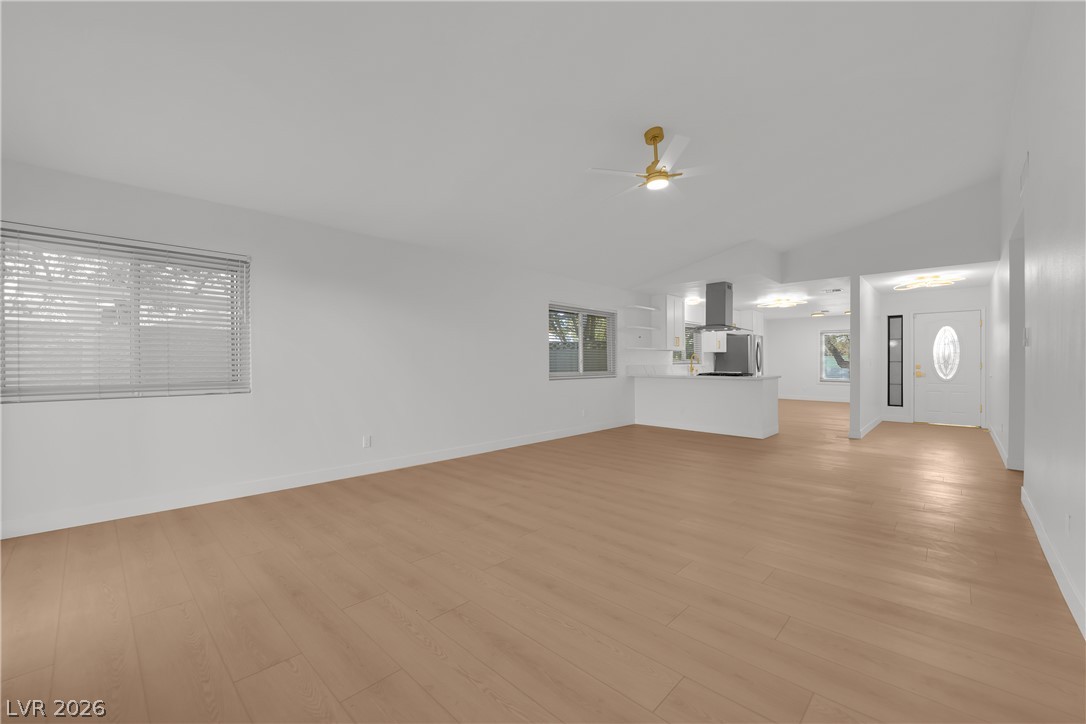 2353 Moorpark Way Property Photo 10