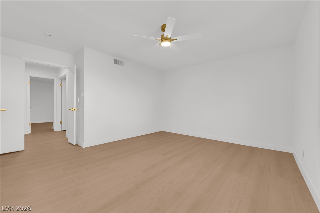 2353 Moorpark Way Property Photo 13