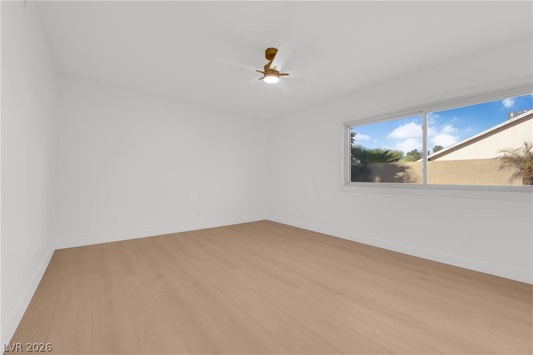 2353 Moorpark Way Property Photo 14