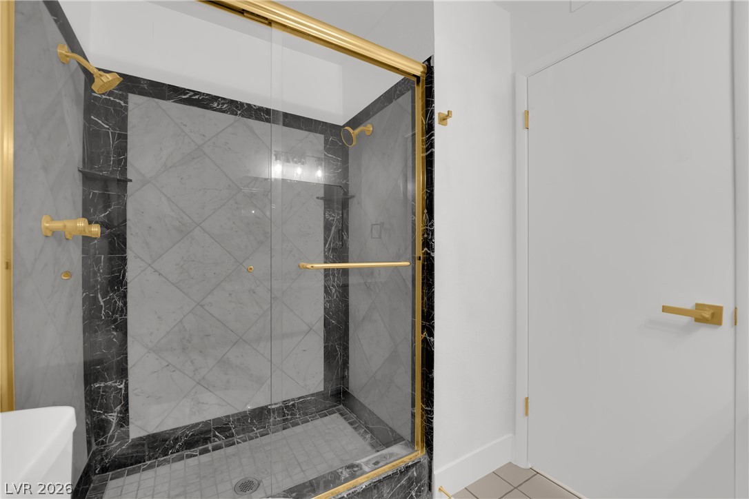 2353 Moorpark Way Property Photo 17