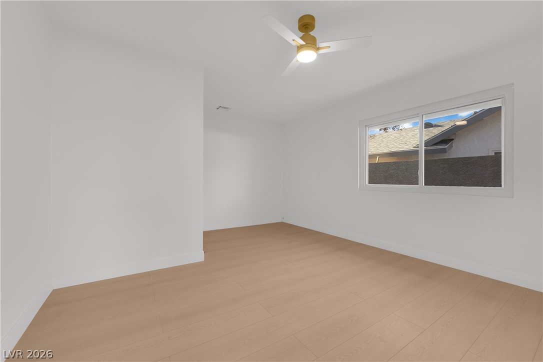 2353 Moorpark Way Property Photo 18