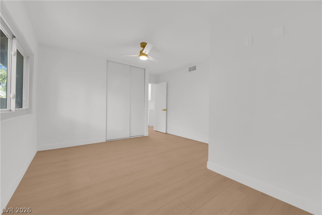 2353 Moorpark Way Property Photo 19