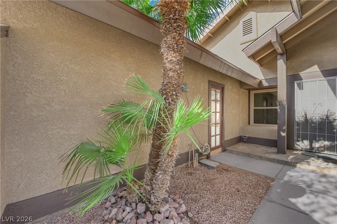 2353 Moorpark Way Property Photo 30