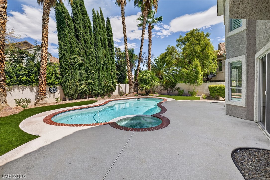 8824 Cortile Drive Property Photo 4