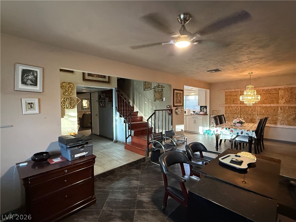 405 Holcomb Circle Property Photo 4