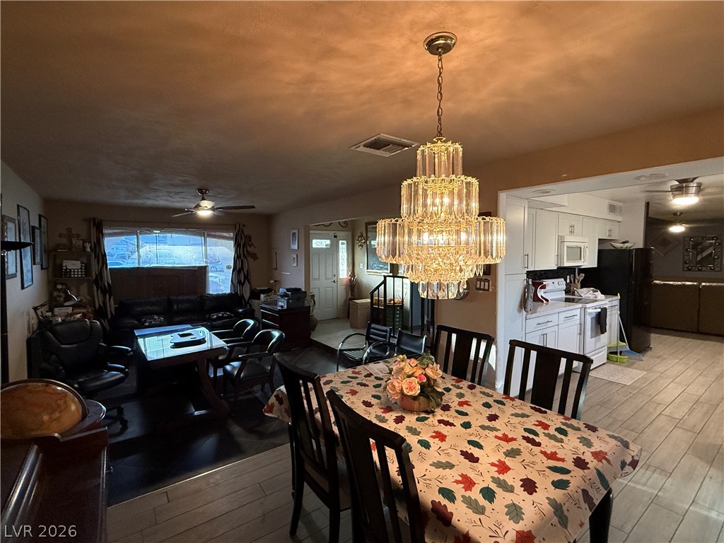 405 Holcomb Circle Property Photo 5