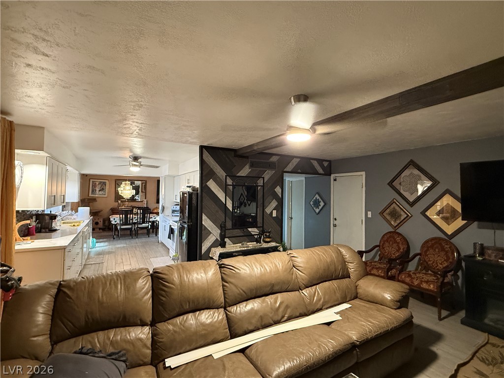 405 Holcomb Circle Property Photo 8